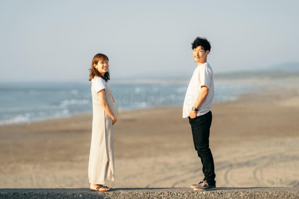 石川県河北郡内灘町の海辺でマタニティフォトを出張撮影しました！｜撮影写真（7枚目）