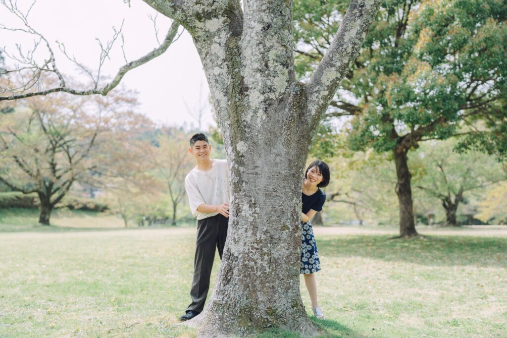 愛知県瀬戸市の定光寺公園でカップルフォトの出張撮影をしました｜撮影写真（1枚目）